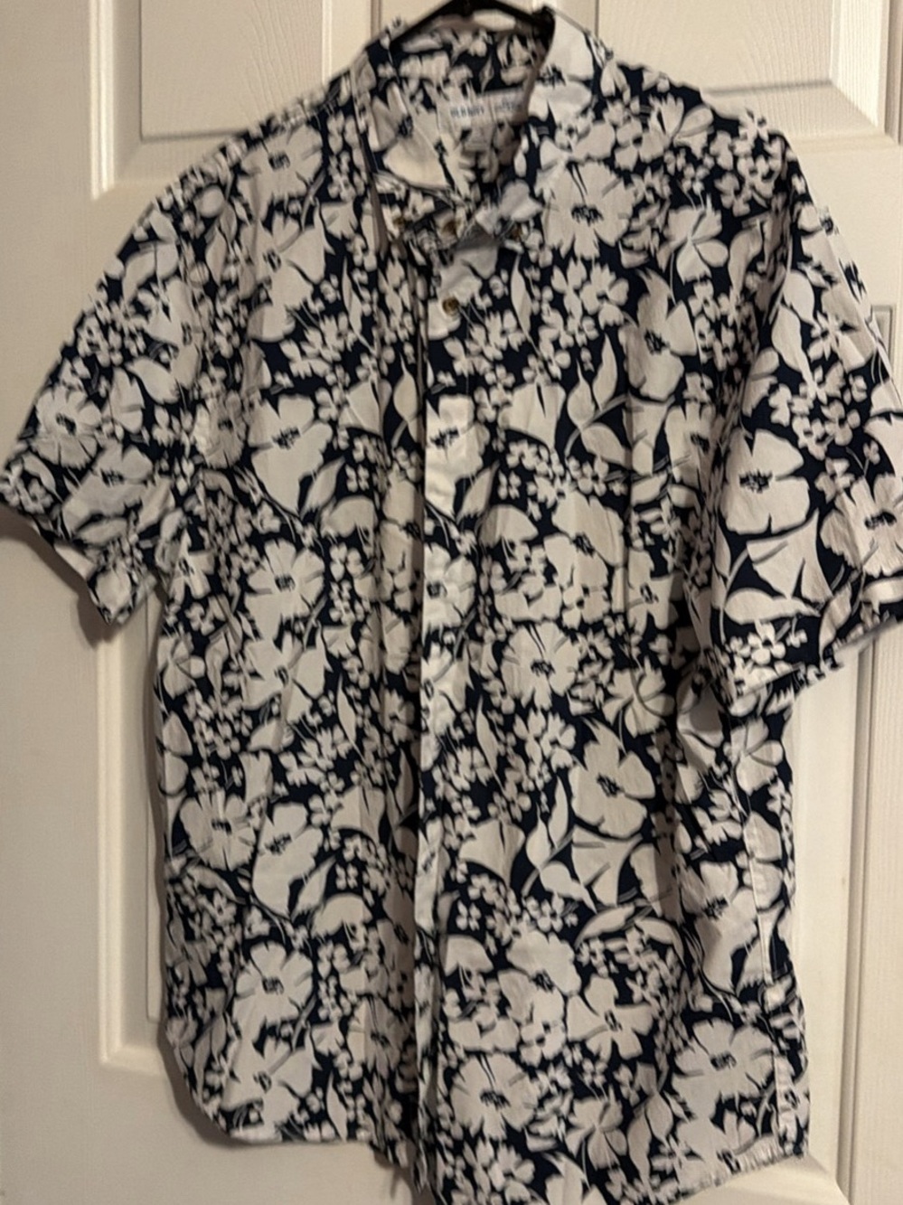Old Navy Navy and White Floral Short-Sleeve Button-Down Shirt